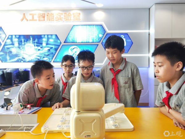 大赢家 自主信创、国产替代，央企民企、大中小学共建全栈国产化人工智能实验室